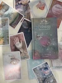 Heavenly Bodies Astrology Deck