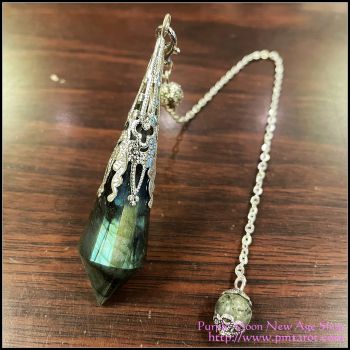 Boho Style Point Pendulum - Labradorite